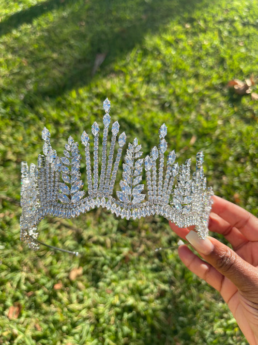 Elle Crown